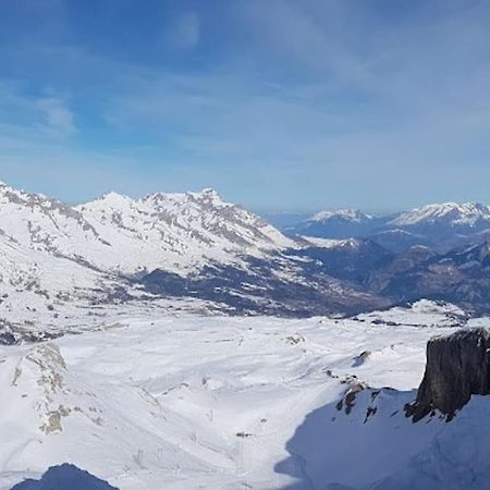Appartement Au Pied Des Pistes La Joue du Loup Luaran gambar